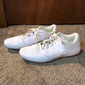 nike cheer shoes